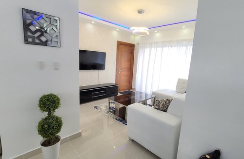 Santiago Province Apartment | Torre de lujo con piscina y seguridad