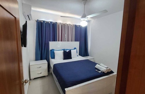 Santiago Province Apartment | Torre de lujo con piscina y seguridad