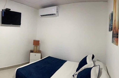Ciudad Universitaria House | Room-cozy Private Room in El Malecón, Sa