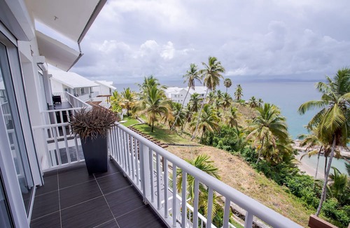 Punta Balandra Apartment | Breathtaking View Condo w/Balcony + Beach + Pool + Parking & Wi-Fi