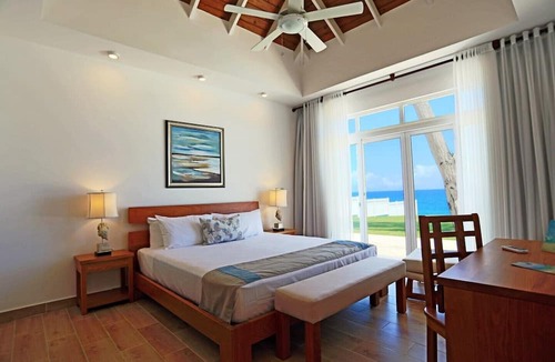 La Esplanada Villa | Luxury Oceanfront 4 Bedroom Villa