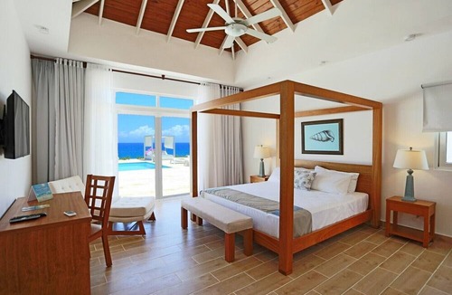 La Esplanada Villa | Luxury Oceanfront 4 Bedroom Villa