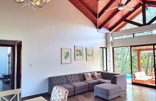 Urbanizacion Raul Ruiz Villa | Vista del Campo Country Club & Villas