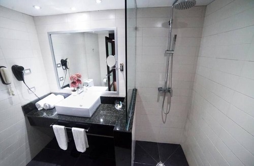 El Callejon Hotel | Hotel Niza Garden Suites