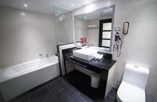 El Callejon Hotel | Hotel Niza Garden Suites