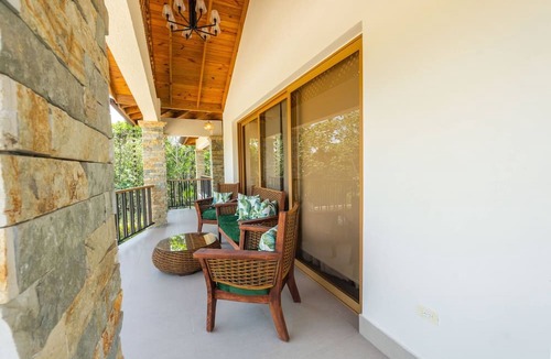 La Vega Villa | La Vega Villa With Private Pool and BBQ