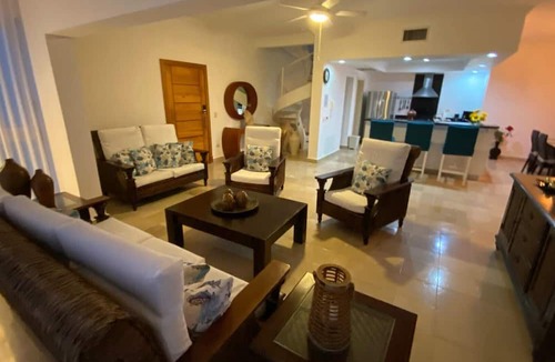 El Cortecito Apartment | Penthouse With Rooftop and Pool & Beach Access