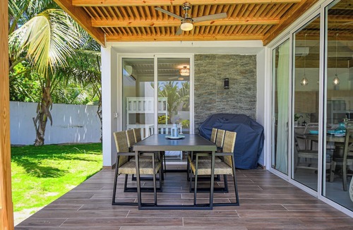 El Limon Villa | Enchanting Beachfront Villa w Kayaks, Jacuzzi & Tropical Living in Las Terrenas
