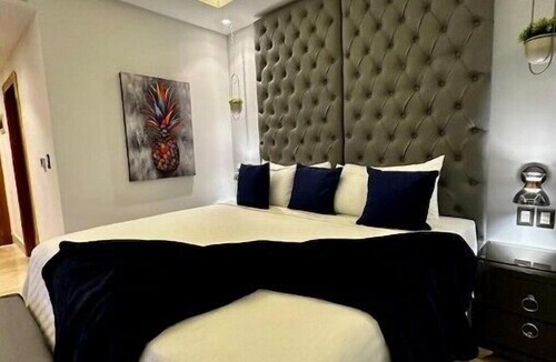 Barrio La Fortaleza Vieja Condo | King Bed Studio Overlooking Bay Of Whales