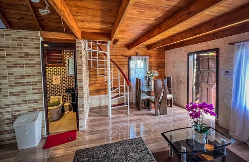 Barrio La Fortaleza Vieja Ski Chalet | Bayview Chalet