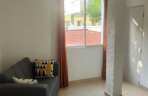 El Batey Hotel | HILLMON'S HOTEL BAR & LOUNGE