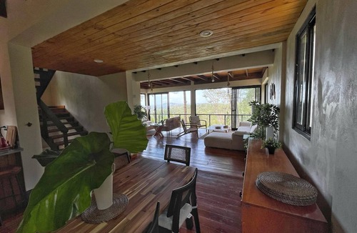 Jarabacoa Villa | Escápate al Bosque · Villa Completa · Piscina · BBQ · Hasta 12 Huéspedes