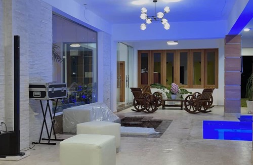 Montellano Ski Chalet | The Heaven Villa, cerca playa dorada, a 30 Seg. de Fun City, 10 Mits aeropuerto
