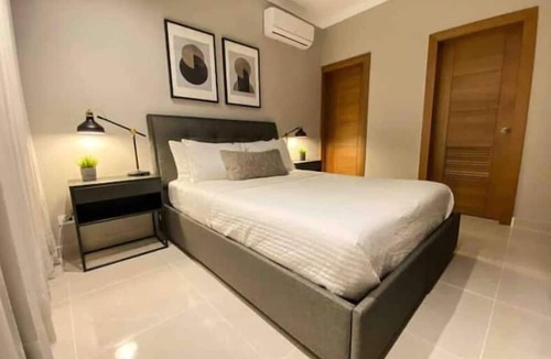 Bella Vista Apartment | 1 BR Luxury and Modern Apartment/rooftop & Gym 6FL