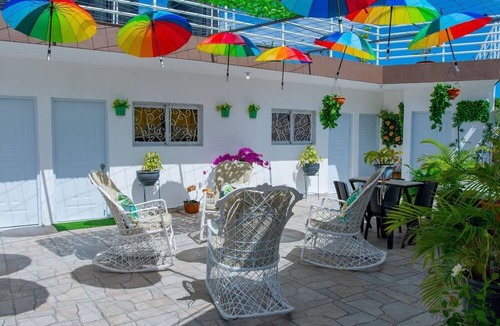 Los Maestros House | Royal Terrace I (Queen)
