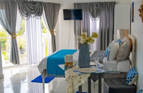 Los Maestros Apartment | Royal Terrace PRINCE III