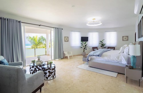 Los Brazos Villa | Breathtaking Private 5 BR Oceanfront Oasis
