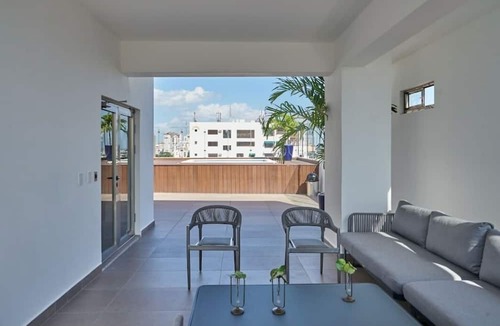 La Julia Apartment | Brilliant Harmony Apt 7th FLR Pool*Gym in La Julia