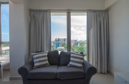 La Julia Apartment | Brilliant Harmony Apt 7th FLR Pool*Gym in La Julia
