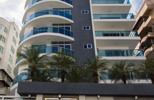 Bella Vista Apartment | Rooftop Pool Gym Beautiful Apartment Downtown City