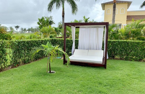 Bavaro Condo | NEW CONDO ON GOLF COURSE WITH PRIVATE CLUB BEACH