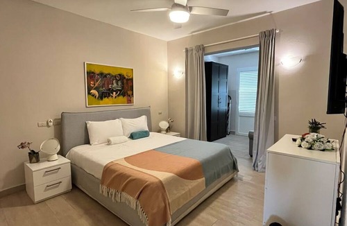 Dominicus Apartment | Sunset Paradise Tracadero Apartment: Sea pools access Private Garden WorkSpace