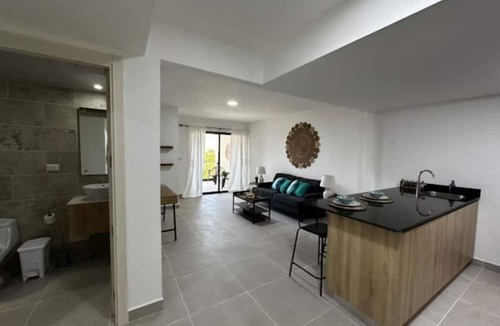 Veron Apartment | Cozy 2BR Condo | Pool | FREE Electricity