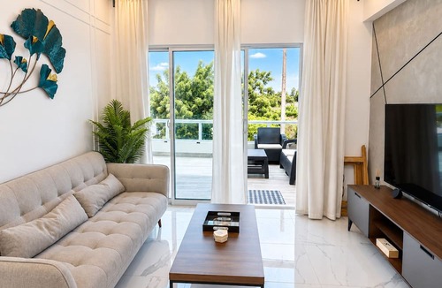 Prado Oriental Apartment | The Duo by Suarez Properties | Jacuzzi & BBQ