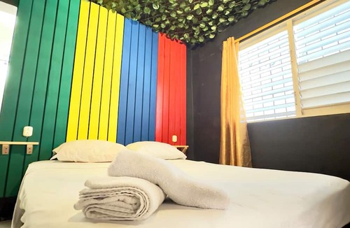 Barrio New York Bed & Breakfast | The watermelon House