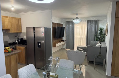 Santo Domingo Oeste Apartment | Apartamento nuevo con WI-FI + TV 4K 65" + gimnasio + parqueo Santo Domingo Oeste