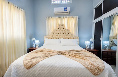 Santiago de los Caballeros House | Welcome to Villa D’Mirella!