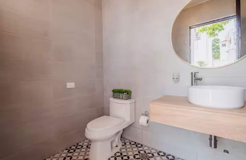 Miramar Villa | Radiant Roomy 5 Br Home with pool and parking