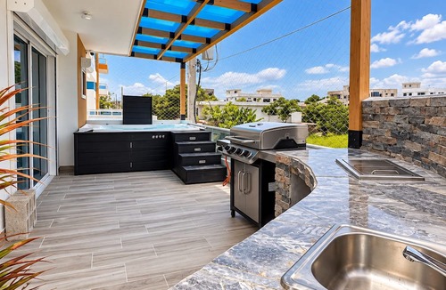 Prado Oriental Apartment | Tropico Smart by Suarez Properties 2BR & Jacuzzi
