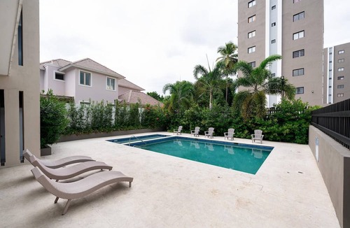 Santiago Province Apartment | Dream Stay - Pool & Gym - 10min Airport & Homs