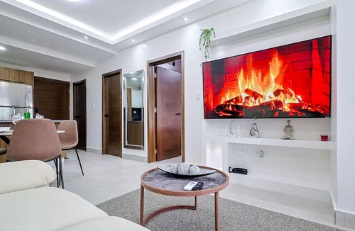 Evaristo Morales Apartment | Beautiful City Center 1BR Condo, Full AC, Fast Wi-Fi, King Bed, Pool.