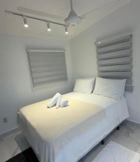 Mano Juan Bed & Breakfast | Blue House Beach Front