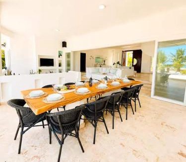 Los Brazos House | Seaglass Boca 7br Villa Beachfront Private Retreat