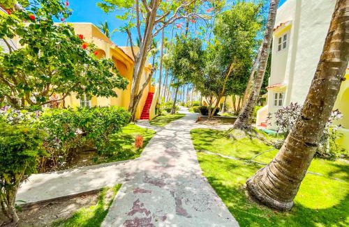 Bavaro Hotel | TROPICAL VILLAS and SUITES - BEACH CLUB, SPA, RESTAURANTS - playa LOS CORALES