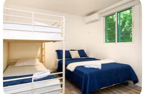 Juan Dolio - El Pueblo Apartment | Upgrade A Primera Linea De Playa Con Hermosas Áreas Sociales Frente Al Mar -Beach-Pool-Jacuzzi-BBQ-Gazebos-WiFi-Parking-Control De Acceso Seguridad Las 24 Horas-Al Lado De Hoteles-Restaurantes-Minimarkets