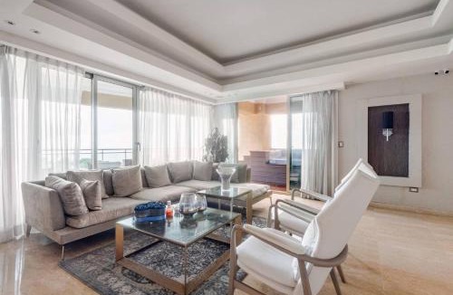San Geronimo House | Apartamento de Lujo Frente al Mar con Jacuzzi