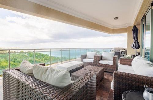 San Geronimo House | Apartamento de Lujo Frente al Mar con Jacuzzi