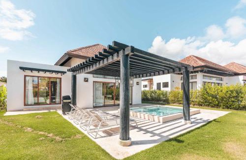Punta Cana Villa | Tropical villa with picuzzi at Green Village BCA