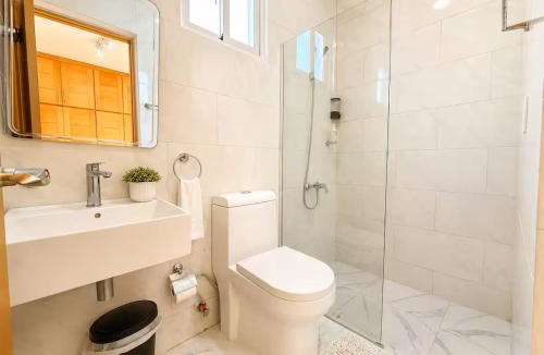 Prado Oriental House | Victory
