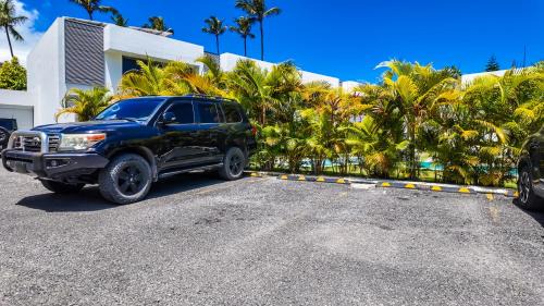 La Iglesia Villa | 3 Bedroom Beach Villa - Generator - Washer