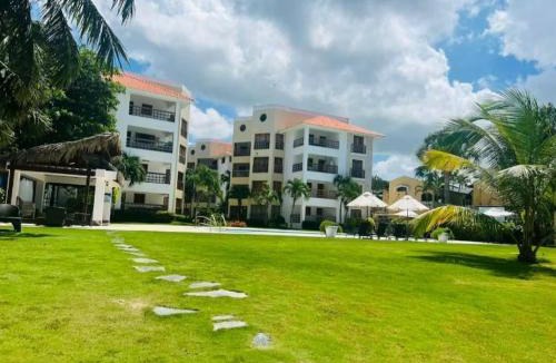 Juan Dolio - El Pueblo Apartment | Ubicación Excepcional Frente Al Mar- Zona De Playa Privada-Piscina- Gazebos-Parqueo-WIFI-Seguridad-Al Lado De Hoteles-Restaurantes-Minimarkets-Bares y Comercios