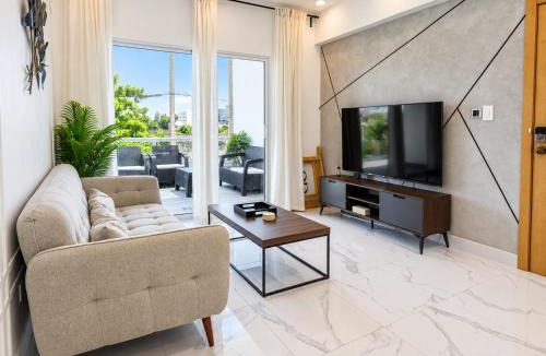 Prado Oriental Apartment | The Duo at Suarez Properties