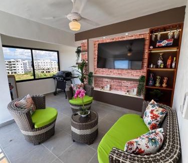 Punal Apartment | The Cibaena Apt on Fifth Palm