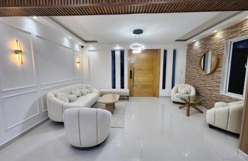 El Callejon Villa | Villa Dereck