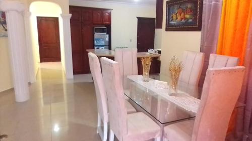 Bayaguana Villa | Casa Mendoza