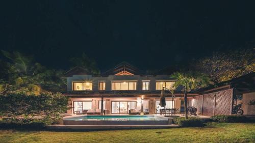 Sanchez Villa | Puerto Bahia Villa Pool BBQ & Amazing views